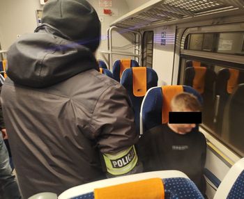 Warszawa: 27-latek poszukiwany listem gończym zatrzymany w pociągu