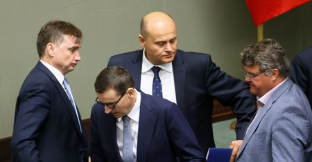NIK zawiadamia prokuraturę. Na liście czołowi politycy PiS