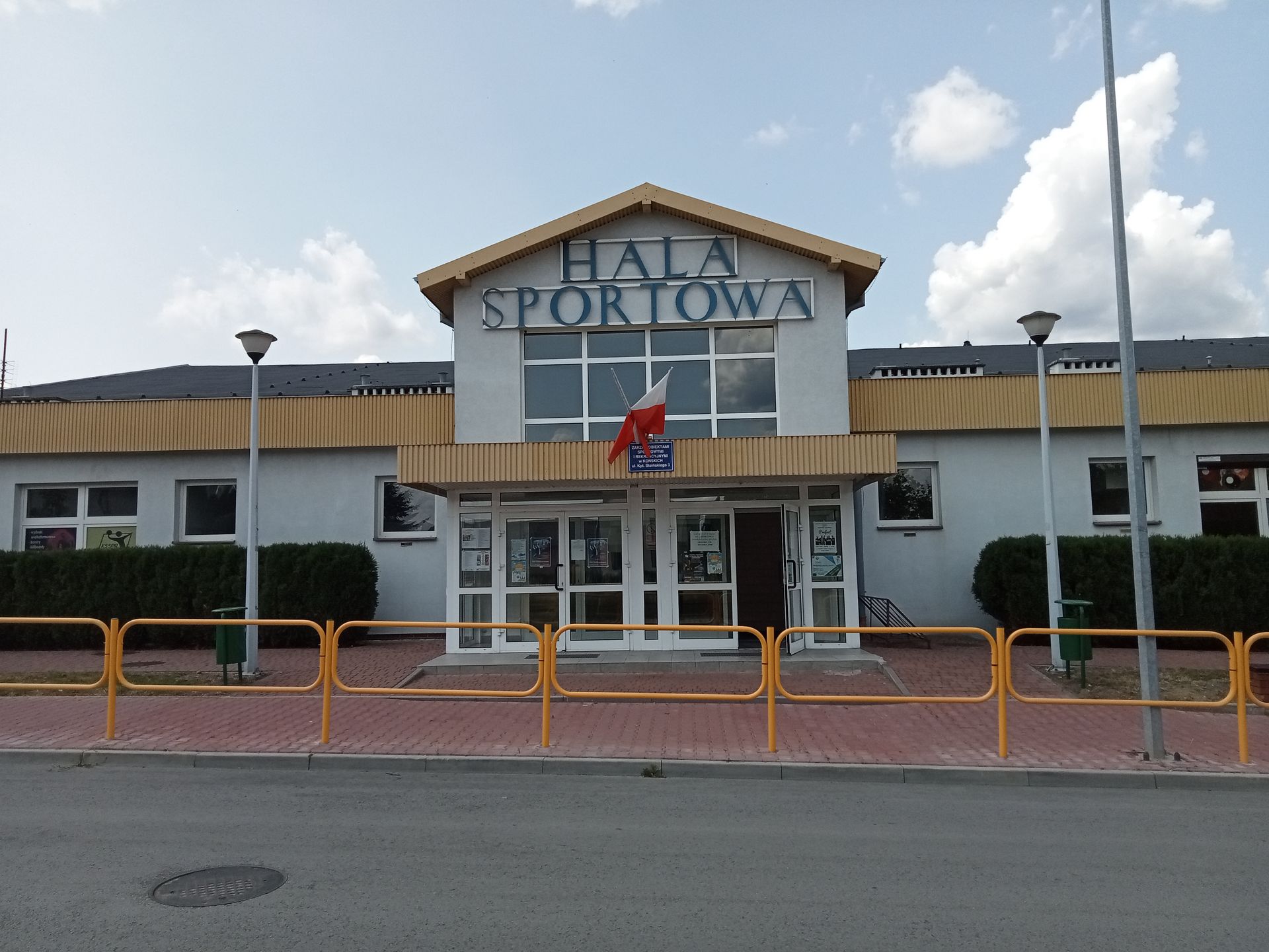 Konecka Hala Sportowa, w której odbyła się "debata" prezydencka Andrzeja Dudy