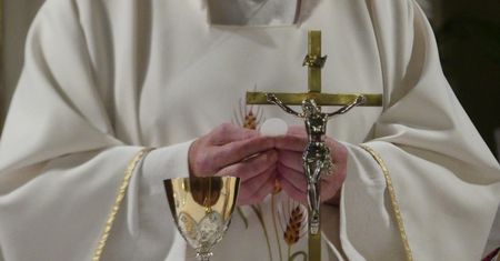 Zmiany podatkowe w Polskim Ładzie uderzają w księży? Chodzi o jeden zapis