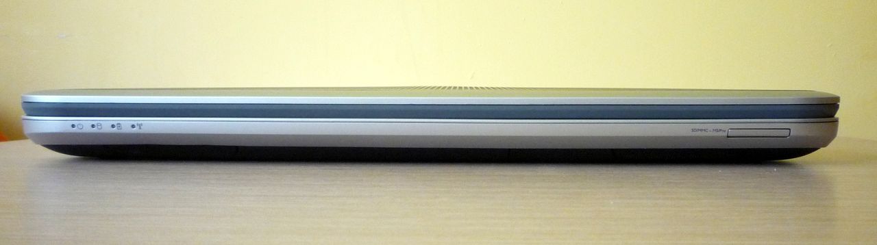 Dell Inspiron 15R Special Edition (7520) - front (czytnik kart pamięci)