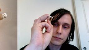 Pamięć USB zamontowana w palcu 1