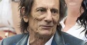 Ronnie Wood z młodą żoną na Wimbledonie. Jest w nią wpatrzony jak w obrazek