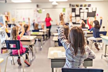 Język nie tylko na polskim. Nowa podstawa zmienia myślenie o edukacji