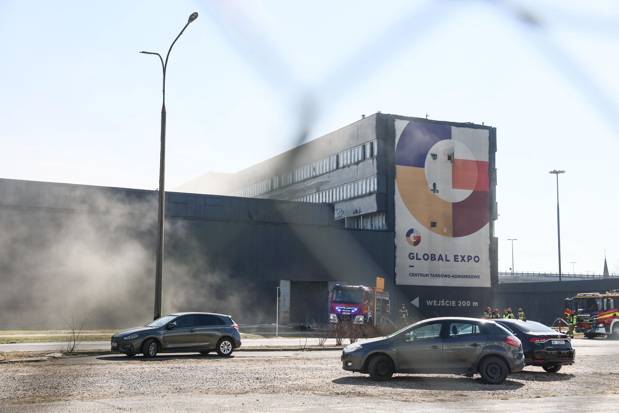 Pożar w hali przy Modlińskiej 6D w Warszawie