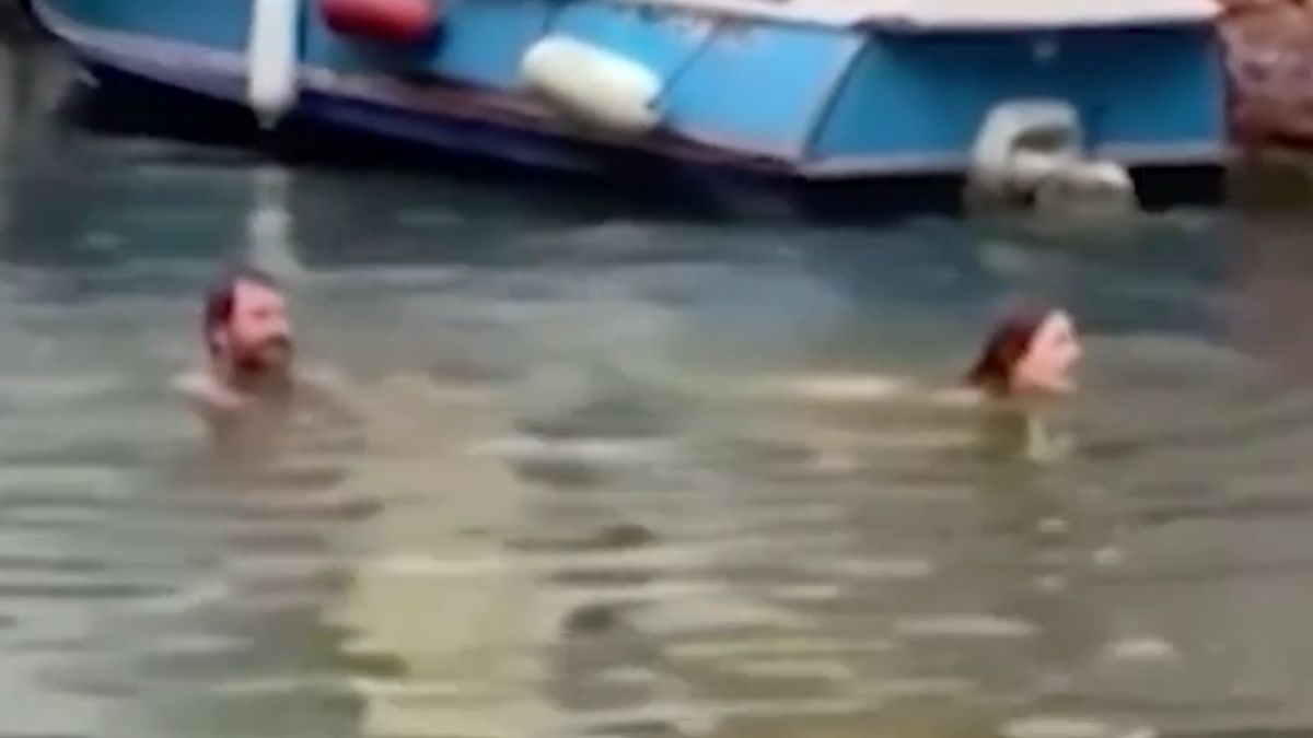 Wskoczyli do wody pomimo zakazu.