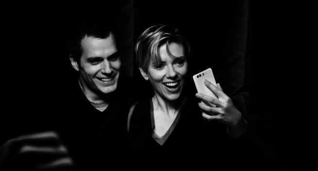 Scarlett Johansson i Henry Cavill fotograficznie reklamują Huawei P9 (wideo)