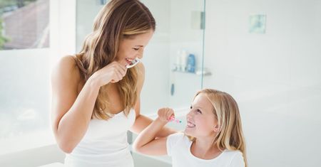 Większość ludzi popełnia ten błąd przy myciu zębów. Zobacz czy Ty też do nich należysz!