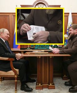 Przyniósł to na spotkanie z Putinem. "Litery widać z kosmosu"