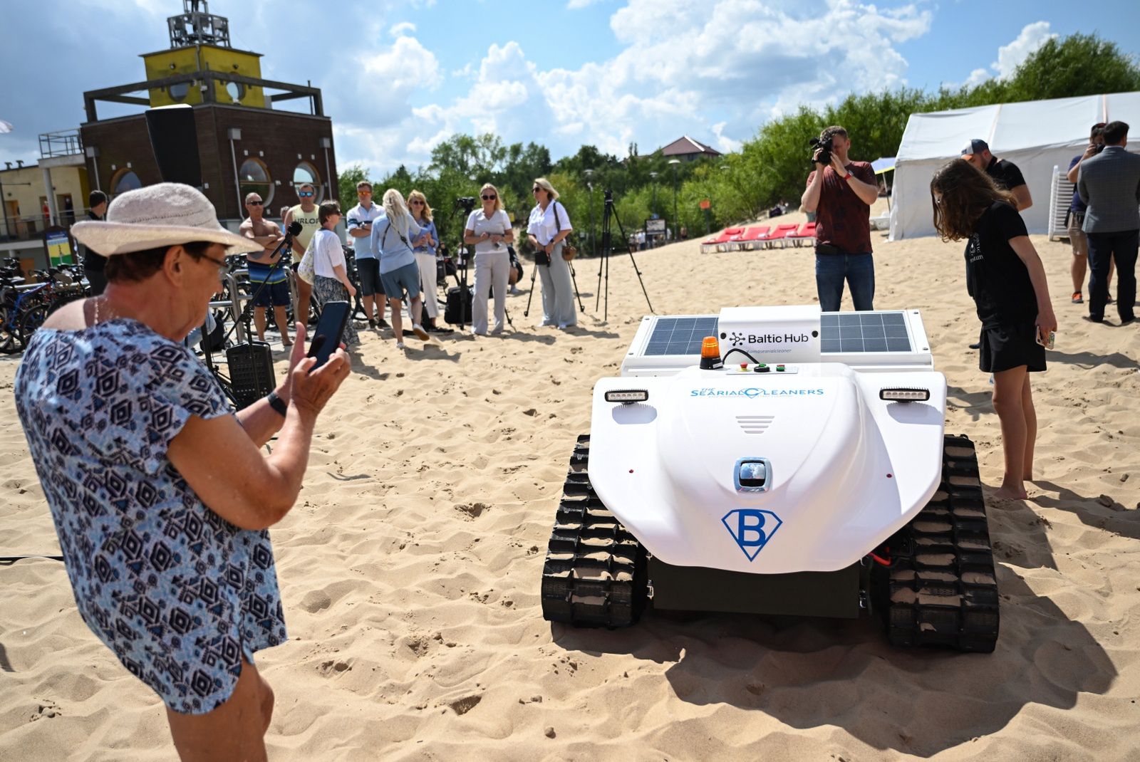 Autonomiczny robot sprzątający robi wrażenie 