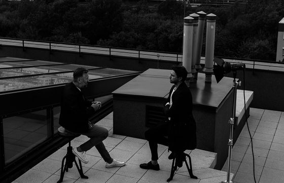 „Fabuluuz” - nowy program Oliviera Janiaka w TVN Fabuła