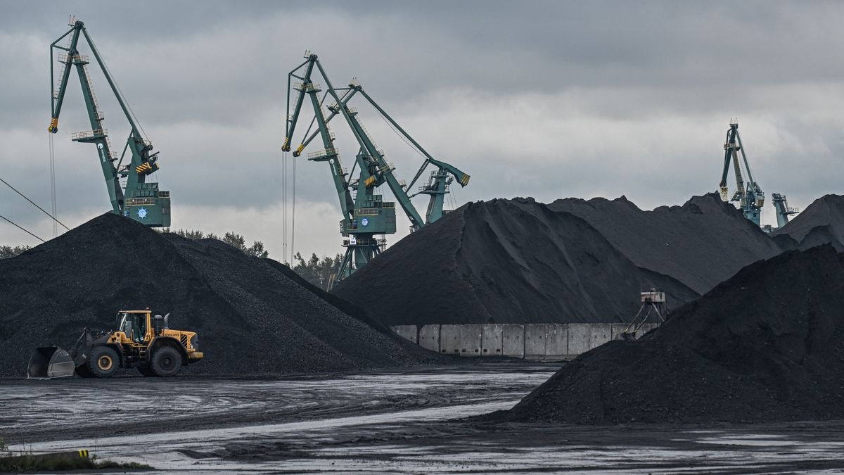 Import węgla będzie kontynuowany w 2023 r. - zapowiedziała minister klimatu i środowiska Anna Moskwa