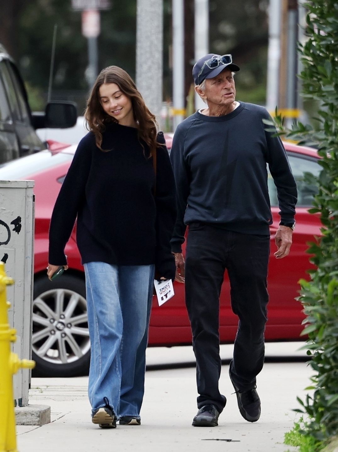 Michael Douglas wybrał się na zakupy z 19-letnią córką
