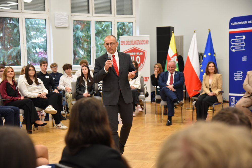 Gorzów: Lubuski Okrągły Stół Edukacyjny. Młodzież dyskutuje o przyszłości z ministrą i wojewodą