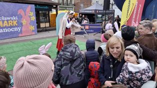 Drugi dzień Jarmarku Wielkanocnego 2026 w Inowrocławiu. Warsztaty i pokazy dla dzieci