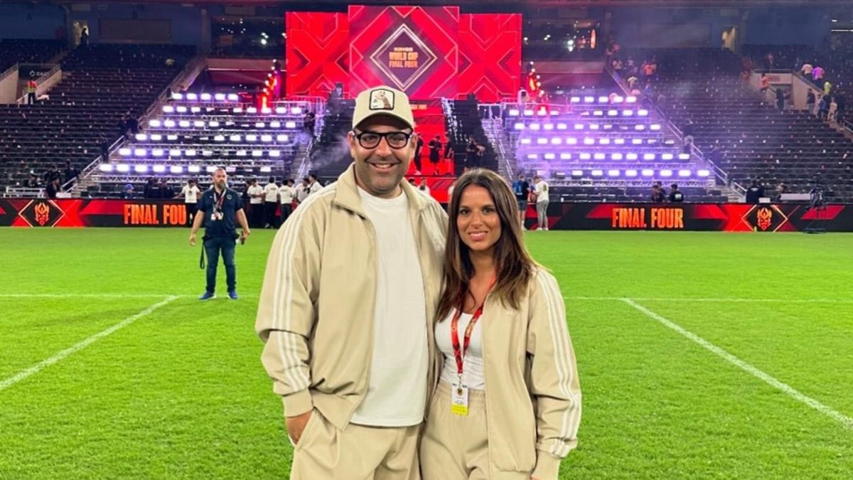 Gerard Romero wspólnie z partnerką