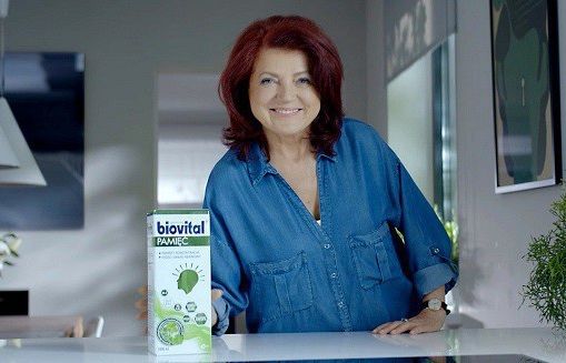 Urszula Dudziak w starciu z budowlańcami w nowej reklamie Biovitalu (wideo)