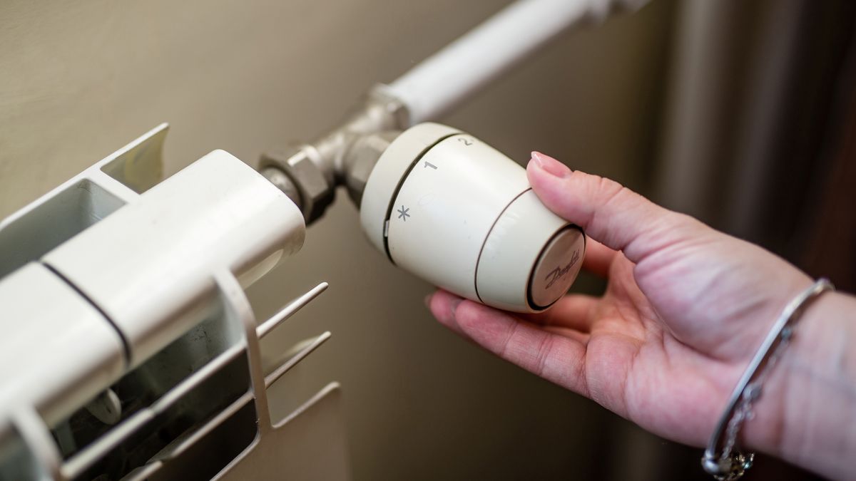 Termostat i kaloryfer - ilustracja
Lubliniec 14.02.2021 r.  Ogrzewanie - ilustracja. N/z Termostat i kaloryfer.,Image: 591070487, License: Rights-managed, Restrictions: , Model Release: no, Credit line: Daniel Dmitriew / Forum
Daniel Dmitriew / Forum
ilustracja, ilustracyjne, kaloryfer, termostat, pokretlo, ogrzewanie, rachunki, podzielnik, podzielniki, ciepla, cieplo, centralne, awaria, ogrzewania, sezon, grzewczy, grzanie, podzyzka, cen, CO, grzejnik, category_code_ilu;, category_code_enr