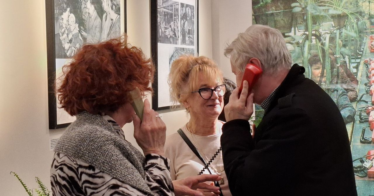 Radom: Wyjątkowa wystawa radomskich telefonów w Kamienicy Deskurów