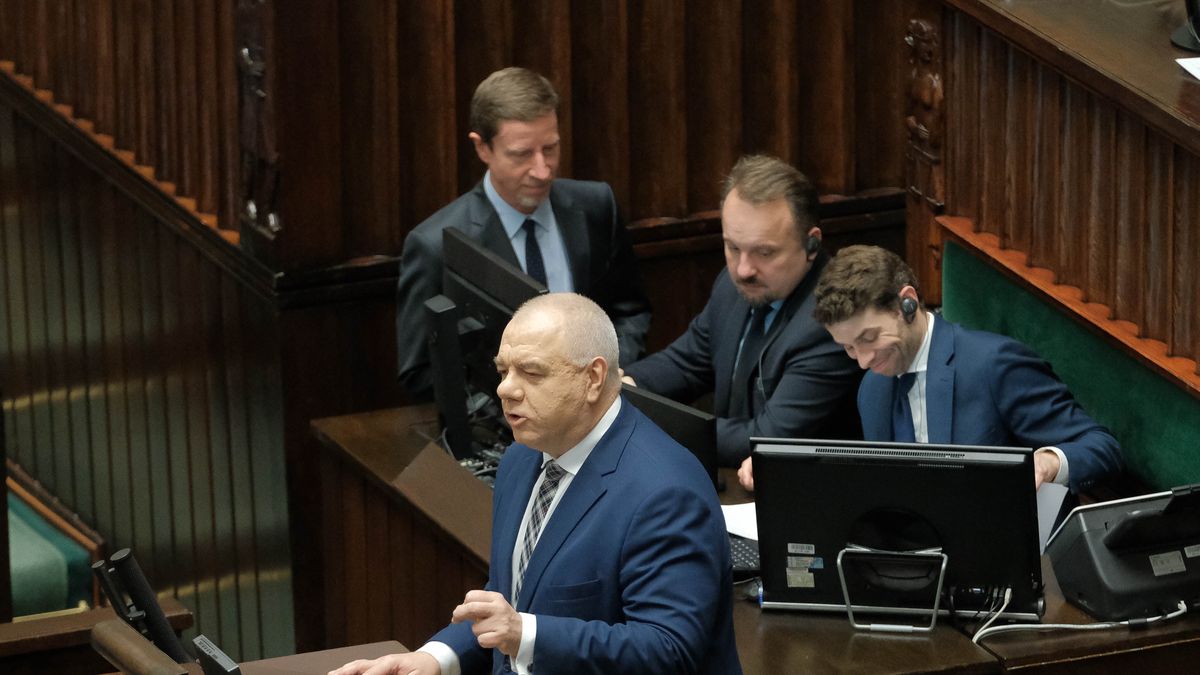 Na zdjęciu Jacek Sasin w Sejmie