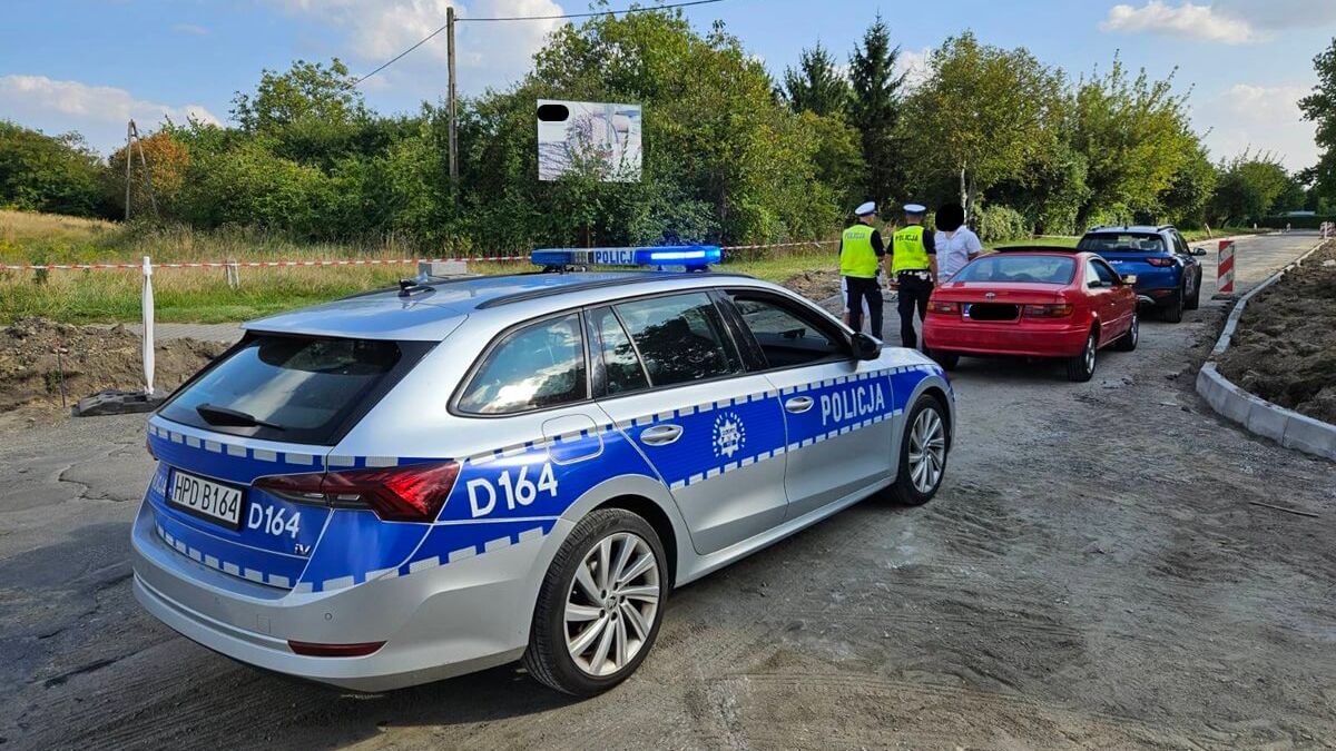 Zderzenie toyoty z kią na al. Tysiąclecia
