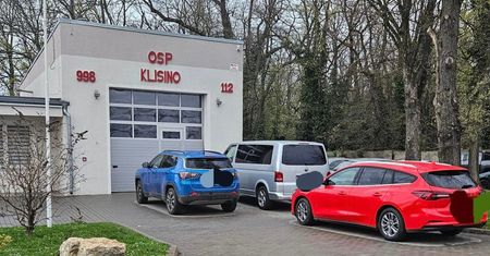 Tak parkują pod remizą. Strażacy pokazali bulwersujące zdjęcie