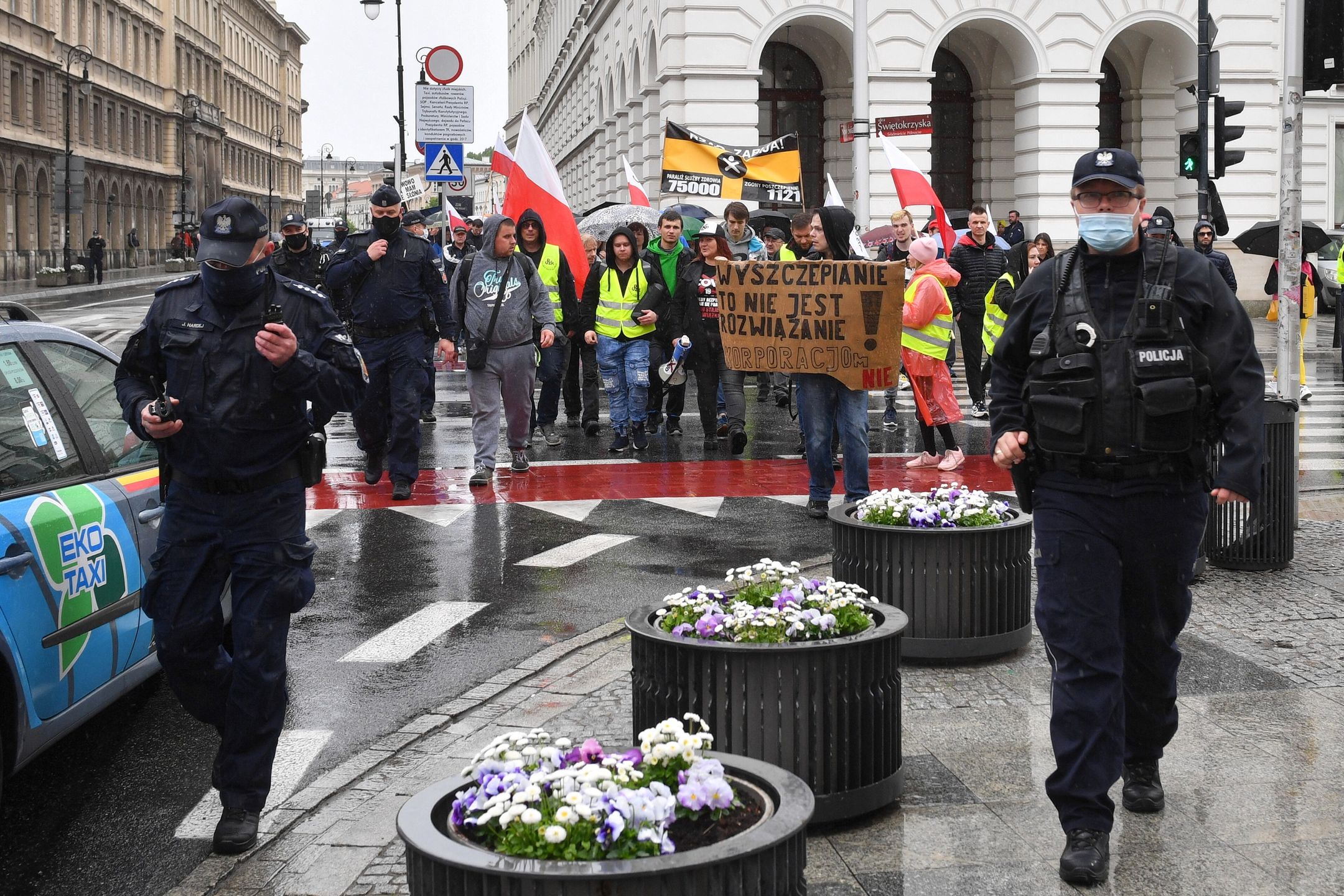 Warszawa. Protest antyszczepionkowców