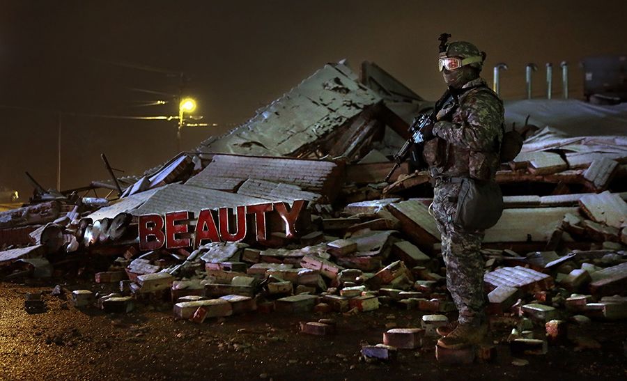 Fotograficzne Pulitzery 2015 za zdjęcia z epidemii eboli i zajść w Ferguson 10