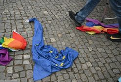 Podeptano flagi UE i LGBT. "Po co przychodzą?"