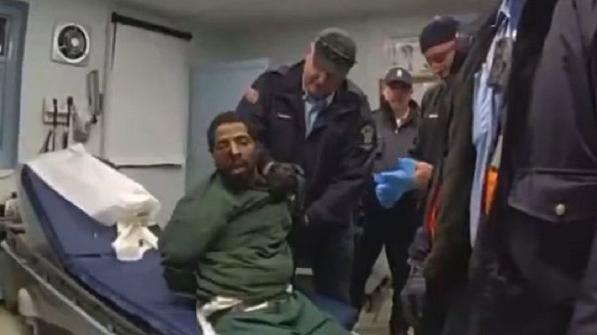 Nagranie z katowania więźnia trafiło do sieci.