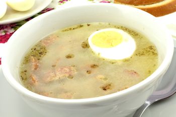 Na Wielkanoc zawsze robię właśnie taki żurek. Jest aksamitny, zawiesisty i pełen smaku