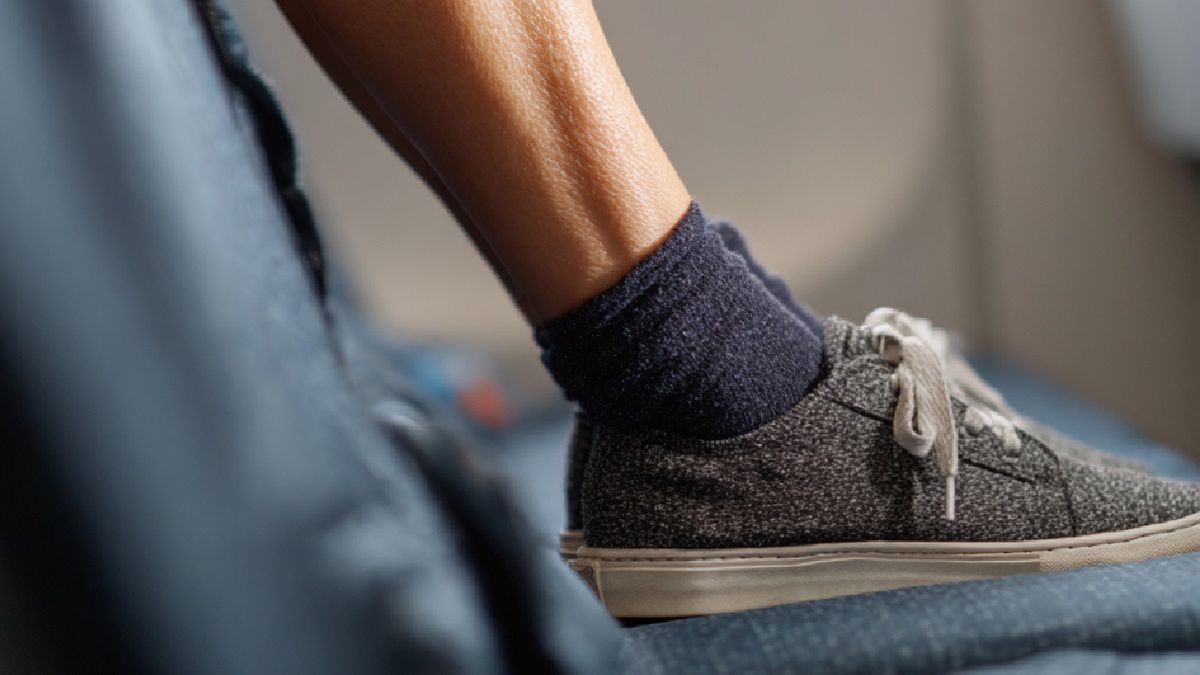 Dlaczego nie należy zakładać czarnych skarpetek?