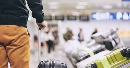 Poznań. Pasażer żartował o bombie w bagażu. To nie był dobry pomysł