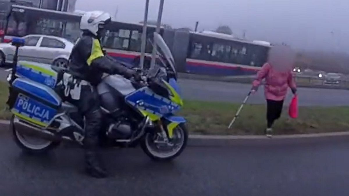 Seniorka przechodziła w niedozwolonym miejscu