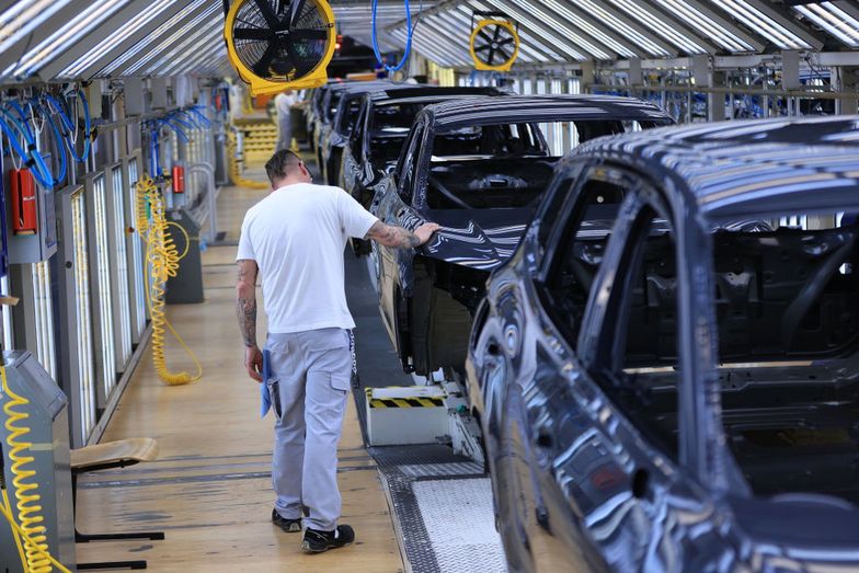 Inside A Volkswagen AG Manufacturing Plant Ahead Of Their Results
An employee performs quality checks in the paint-shop at the Volkswagen AG factory in Wolfsburg, Germany, on Friday, March 7, 2025. Volkswagen are due to report their full year results on Tuesday, March 11. Photographer: Krisztian Bocsi/Bloomberg via Getty Images
Bloomberg
vehicles, emea, manufacture, autos, transportation and logistics, fabrication, vehicle, euro members, german, business news, city transport, e.u., eu, automotive, cars, automobiles, earnings reporting dates, european, automobile, auto, industries