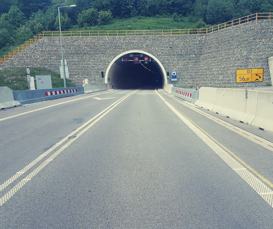 Śląskie. Przez remont tuneli po stronie słowackiej zamknięte zostało przejście graniczne w Zwardoniu.