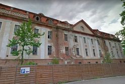 Legnica. Zawalił się dach pałacu Neuhof. Nie doczekał remontu