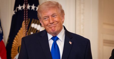 Donald Trump wprowadza 10-proc. globalne cło. Decyzja zapadła mimo groźby wyższych stawek