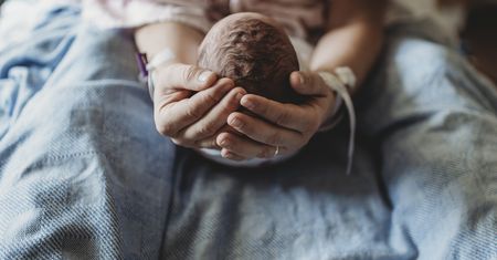 Ginekolog pokazał niesamowite zdjęcie z porodówki. Obiegło sieć