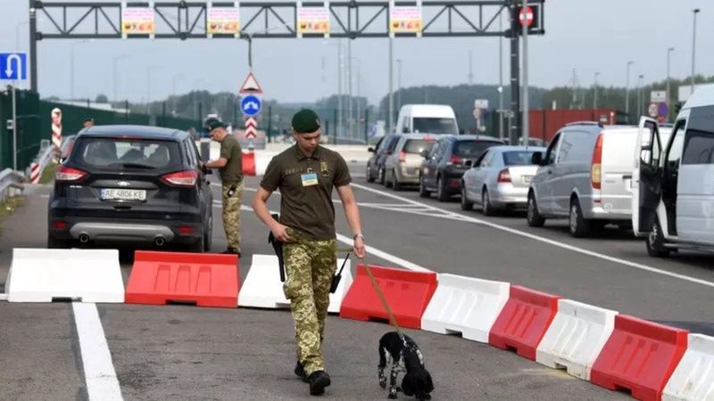 Підприємці зможуть виїжджати за кордон