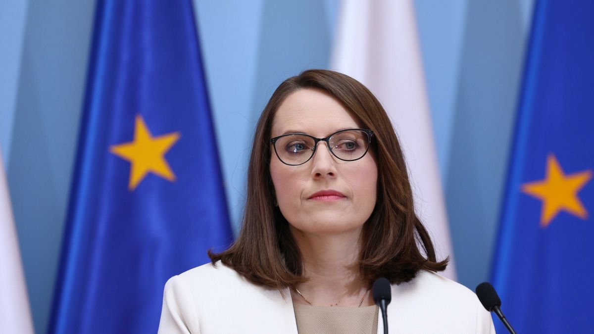Konferencja premiera Morawieckiego nt. pomocy dla kredytobiorc�w10.05.2022 Warszawa Konferencja premiera Mateusza Morawieckiego oraz minister finansow Magdaleny Rzeczkowskiej  Fot Jacek Dominski/REPORTERn/z: Magdalena RzeczkowskaJacek Dominski/REPORTER