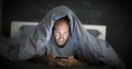 Facebook przechodzi na ciemną stronę mocy