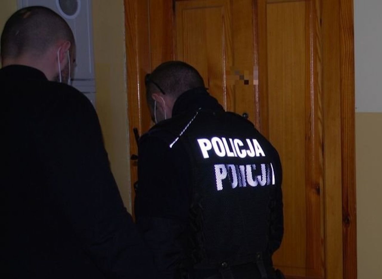 Sąsiad zadzwonił na policję. Dramatyczna interwencja u emerytów w Poznaniu