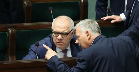 Podatek Sasina dołoży problemów PPK. Eksperci: to nie czas na ucieczkę