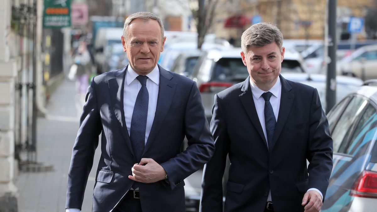 Donald Tusk, Jan Grabiec
Warszawa, 25.02.2022. Przewodnicz�cy Platformy Obywatelskiej RP Donald Tusk (L) oraz rzecznik PO Jan Grabiec (P) przed rozpocz�ciem nadzwyczajnego posiedzenia Zarz�du Krajowego Koalicji Obywatelskiej w Centrum Konferencyjnym Foksal w Warszawie, 25 bm. Tematem obrad by�a aktualna sytuacja mi�dzynarodowa i kwestia bezpiecze�stwa Polski. (amb) PAP/Pawe� Supernak
Pawe� Supernak
agresja na Ukrain�, KO, Nadzwyczajny Zarz�d Krajowy, obrady, polityka, posiedzenie, atak, na Ukrainie, putin, rosja, wojna