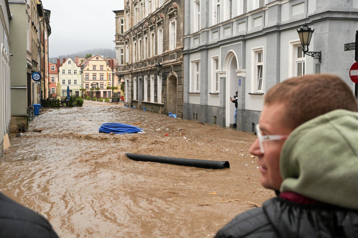 W Lądku-Zdroju trwa liczenie strat i usuwanie skutków powodzi