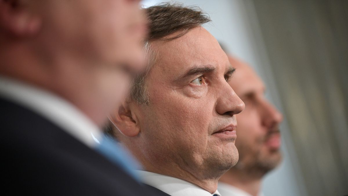 Konferencja polityków Solidarnej Polski, którzy zapowiedzieli przedstawienie projektu dotyczącego bezpieczeństwa energetycznego Polski