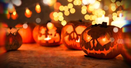 Skąd się wzięło Halloween? Kiedyś obrzędy z duchami, dziś integracja i zabawa