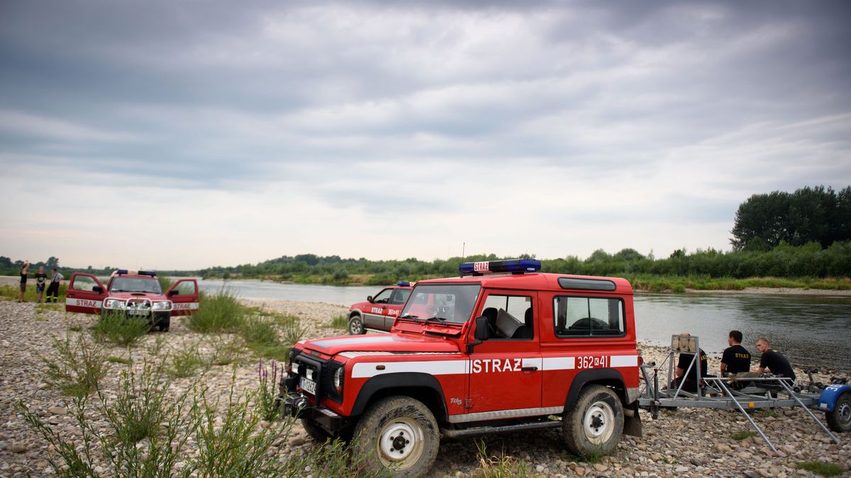 Koniec poszukiwań. W Dunajcu znaleźli ciało operatora ciągnika (zdjęcie ilustracyjne)