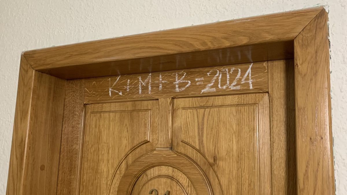 Jak podpisać drzwi na trzech króli?